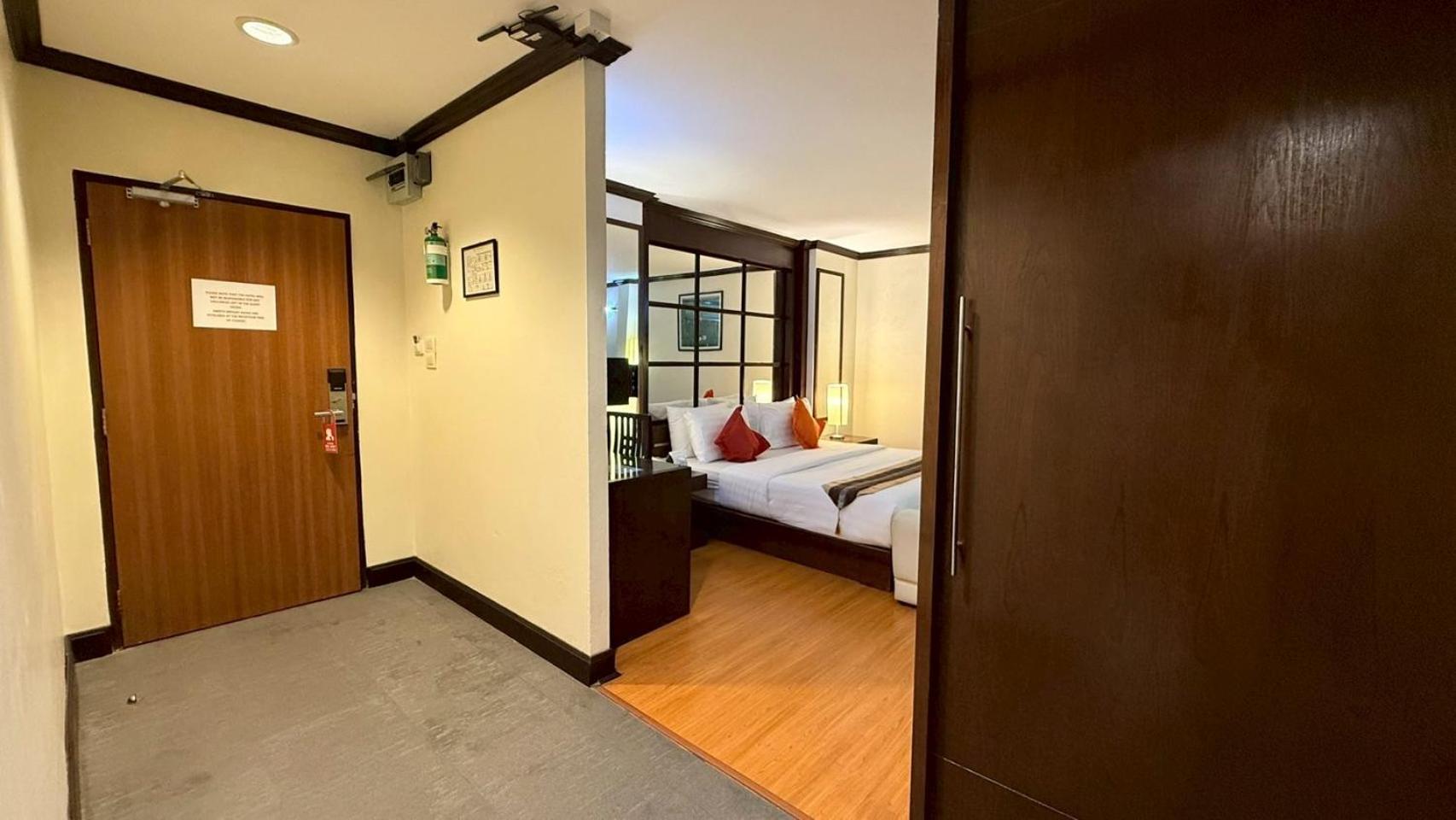 Grand Business Inn Bangkok Esterno foto