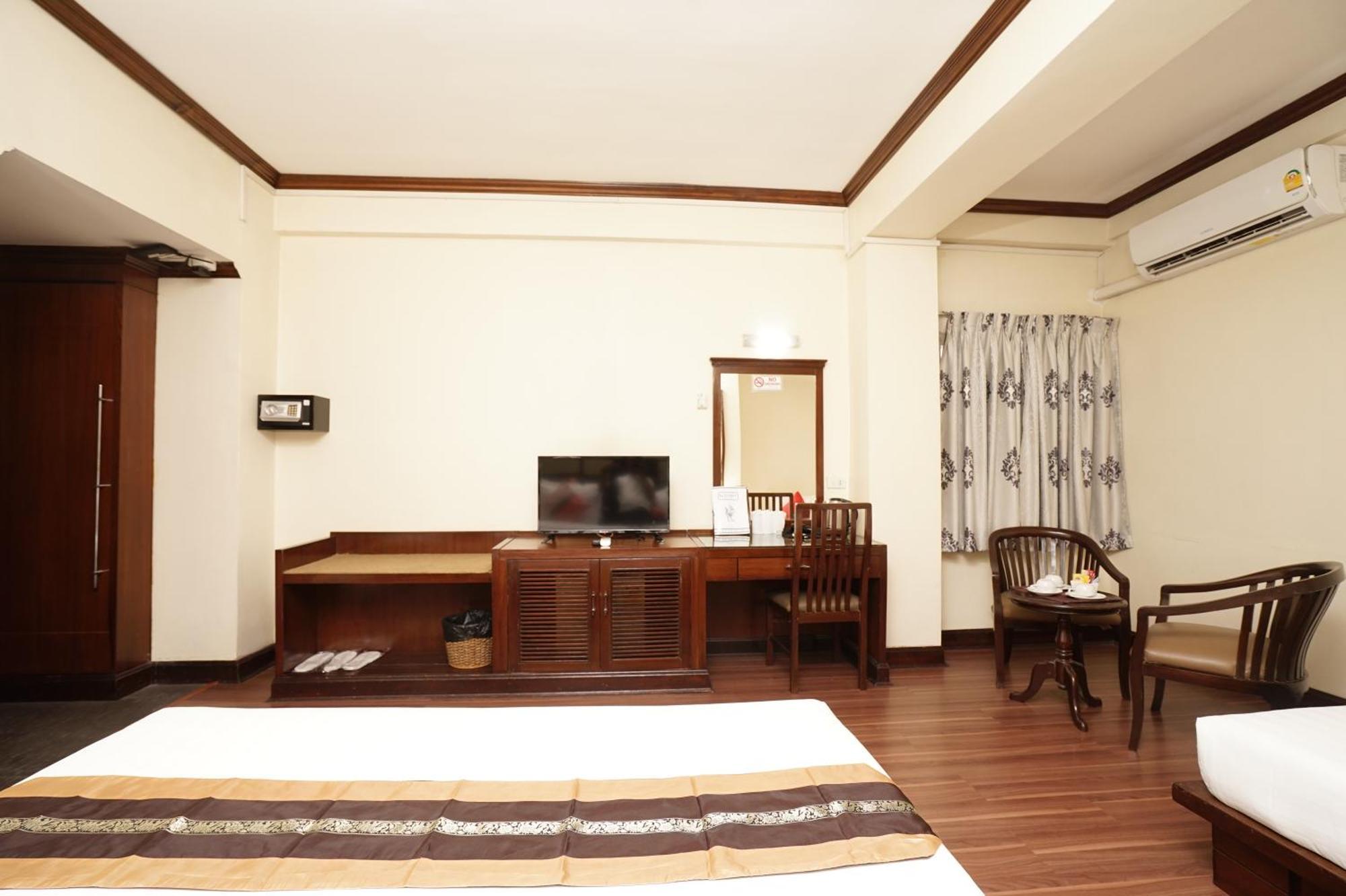 Grand Business Inn Bangkok Esterno foto