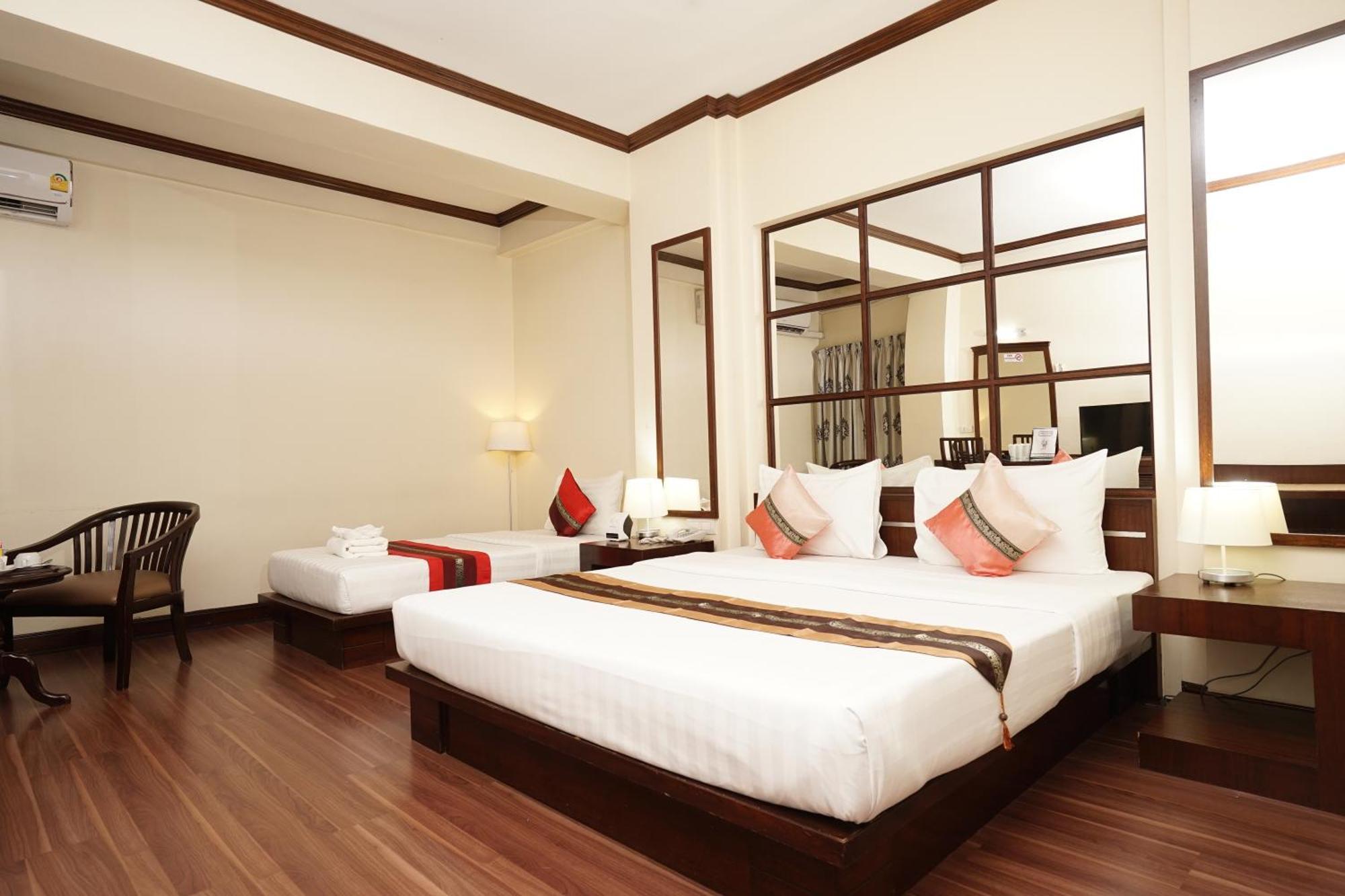 Grand Business Inn Bangkok Esterno foto