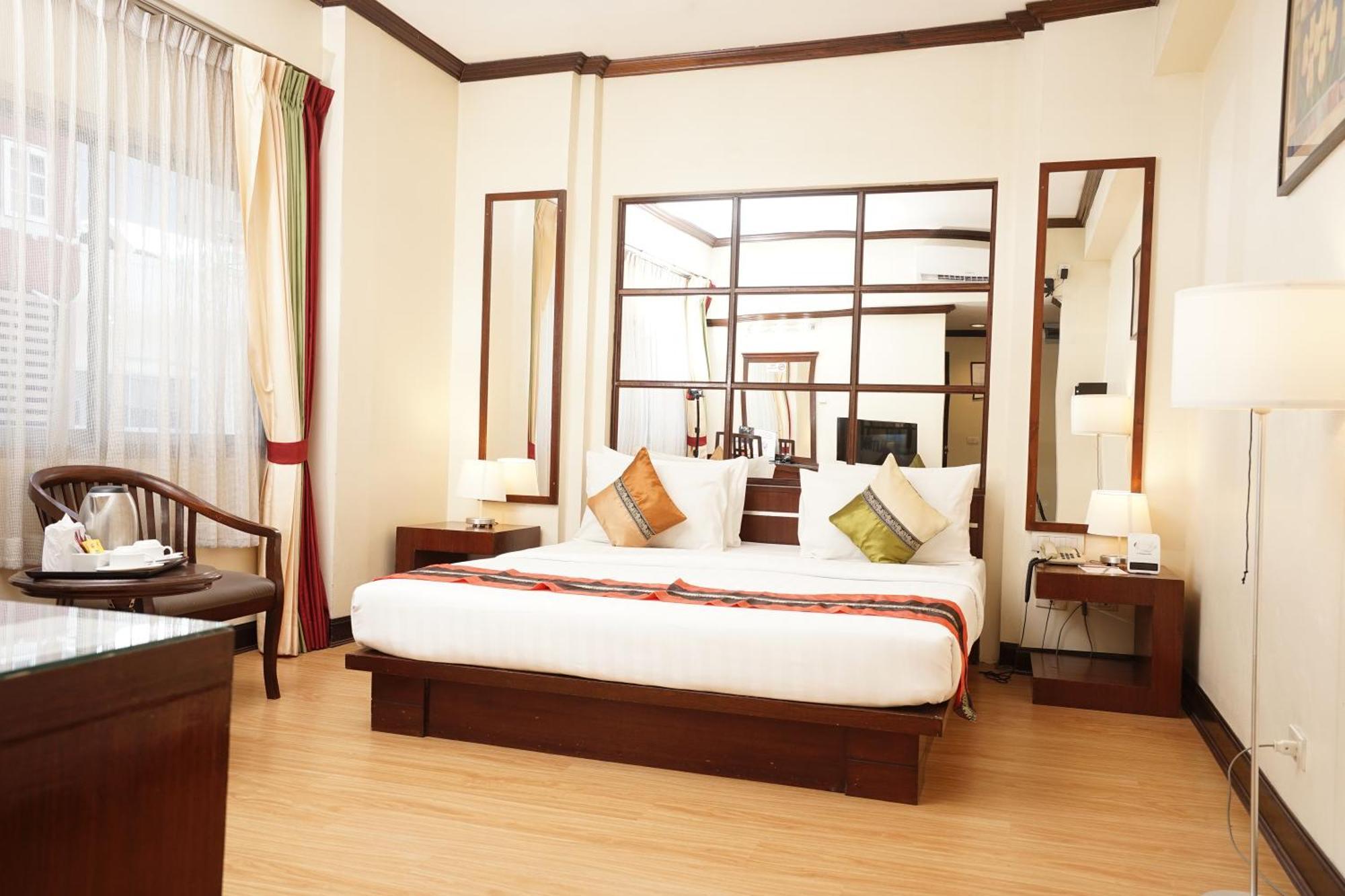 Grand Business Inn Bangkok Esterno foto